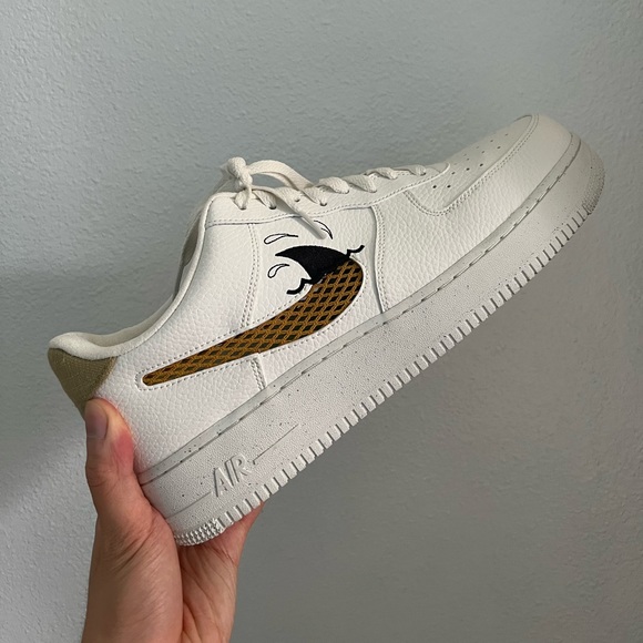 MINT CONDITION Men’s Nike Air Force 1 '07 LV8 Sun Club White Sneakers Size 12 - Picture 3 of 12